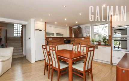 Príjemný 5 i (7i) rodinný dom, terasa, zimná záhrada, REKONŠTRUKCIA, BA IV., Chrobákova , 300 m2