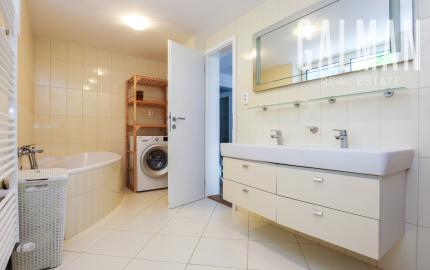 Príjemný 5 i (7i) rodinný dom, terasa, zimná záhrada, REKONŠTRUKCIA, BA IV., Chrobákova , 300 m2