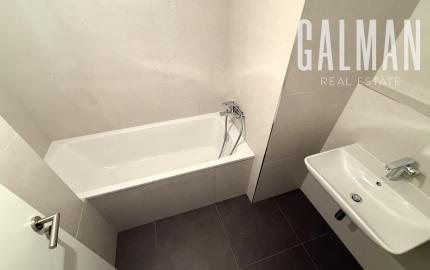 Jedinečný 2i byt s terasou a vlastnou ZÁHRADOU v centre DOWNTOWNU, METROPOLIS, Bottova ul., 110,03 m2