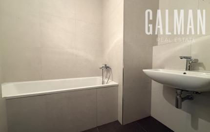 Jedinečný 2i byt s terasou a vlastnou ZÁHRADOU v centre DOWNTOWNU, METROPOLIS, Bottova ul., 110,03 m2