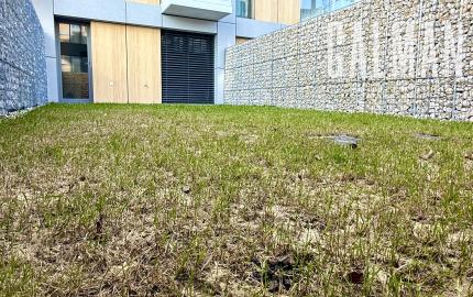 Jedinečný 2i byt s terasou a vlastnou ZÁHRADOU v centre DOWNTOWNU, METROPOLIS, Bottova ul., 110,03 m2