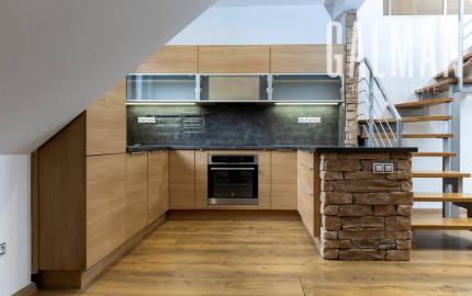 Mezonetový 3i tehlový byt s TERASOU, BA III., Nové Mesto, Odborárska ul., 95 m2