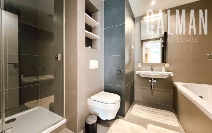 Priestranný moderný 2 izbový byt s terasou a garážou - Horský park