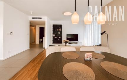 Priestranný moderný 2 izbový byt s terasou a garážou - Horský park