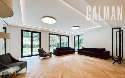 UNIQ-átny veľkometrážny 5iz byt s nádhernou záhradou v Horskom parku