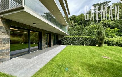 UNIQ-átny veľkometrážny 5iz byt s nádhernou záhradou v Horskom parku