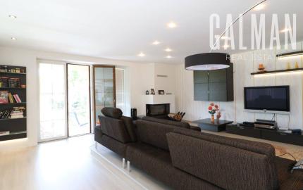 Exkluzívne - veľké 9i rodinné sídlo s rozľahlým pozemkom v obci Santovka, pozemok 2421 m2