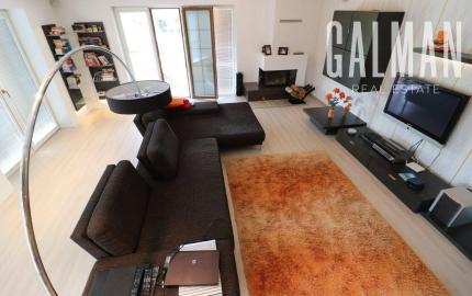 Exkluzívne - veľké 9i rodinné sídlo s rozľahlým pozemkom v obci Santovka, pozemok 2421 m2