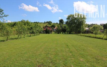 Exkluzívne - veľké 9i rodinné sídlo s rozľahlým pozemkom v obci Santovka, pozemok 2421 m2