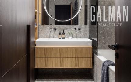 Prestížny luxusný 4 izbový byt na pešej zóne - Staré Mesto