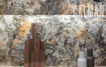 Prestížny luxusný 4 izbový byt na pešej zóne - Staré Mesto