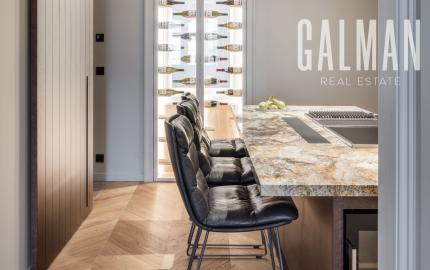 Prestížny luxusný 4 izbový byt na pešej zóne - Staré Mesto