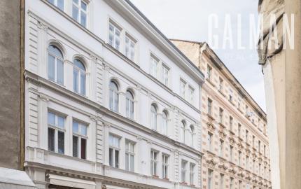 Prestížny luxusný 4 izbový byt na pešej zóne - Staré Mesto