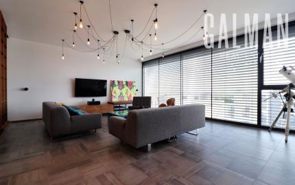 Luxusný 3 izbový byt - dizajnový projekt CUBES - garáž