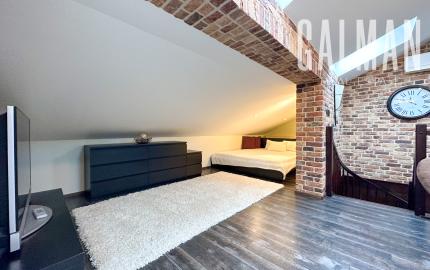 Rodinná vila pri privátnom jazere s vlastným vstupom a plážou