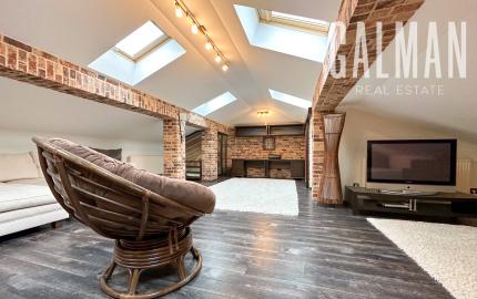 Rodinná vila pri privátnom jazere s vlastným vstupom a plážou