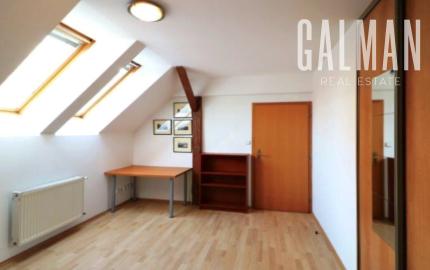 Podkrovný 3,5i byt v centre mesta s jedinečnou atmosférou, BA I.- Staré Mesto, 102 m2