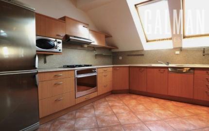 Prenájom 3,5i byt v centre mesta s jedinečnou atmosférou, BA I.- Staré Mesto, 102 m2