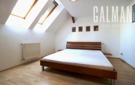 Prenájom 3,5i byt v centre mesta s jedinečnou atmosférou, BA I.- Staré Mesto, 102 m2