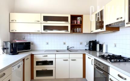 Veľkometrážny 3i byt v centre s výhľadmi a garážovým státím , NOVOSTAVBA, BA I., 137,80 m2
