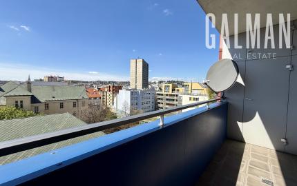 Veľkometrážny 3i byt v centre s výhľadmi a garážovým státím , NOVOSTAVBA, BA I., 137,80 m2