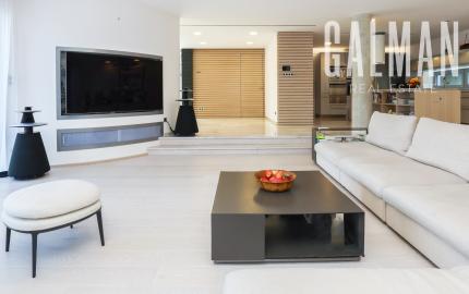 Nadštandardný 6i RD s bazénom na Hradnom kopci, BA I. Staré Mesto, pozemok 1118 m2
