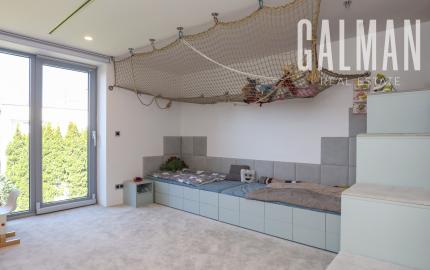 Nadštandardný 6i RD s bazénom na Hradnom kopci, BA I. Staré Mesto, pozemok 1118 m2