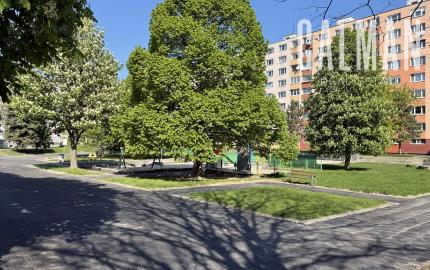 Veľký 4i byt s výbornou polohou a občianskou vybavenosťou, BA V., Ľubovnianska ul., 93 m2