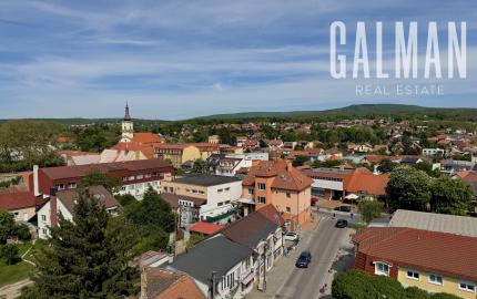 PRÍJEMNÝ 3 izbový byt, REKONŠTRUKCIA, panoramatický výhľad, CENTRUM Stupavy, 72,50 m2