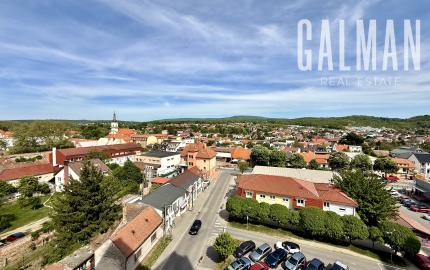 PRÍJEMNÝ 3 izbový byt, REKONŠTRUKCIA, panoramatický výhľad, CENTRUM Stupavy, 72,50 m2