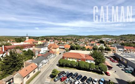 PRÍJEMNÝ 3 izbový byt, REKONŠTRUKCIA, panoramatický výhľad, CENTRUM Stupavy, 72,50 m2