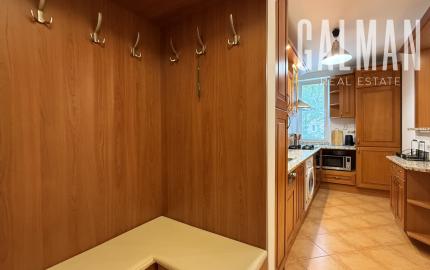 Priestranný a kompletne zariadený  2 izbový byt s balkónom na Štrkovci , Trebišovská ul., BA II., 60,78 m2