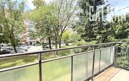 Priestranný a kompletne zariadený  2 izbový byt s balkónom na Štrkovci , Trebišovská ul., BA II., 60,78 m2