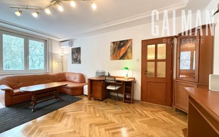 Priestranný a kompletne zariadený  2 izbový byt s balkónom na Štrkovci , Trebišovská ul., BA II., 60,78 m2
