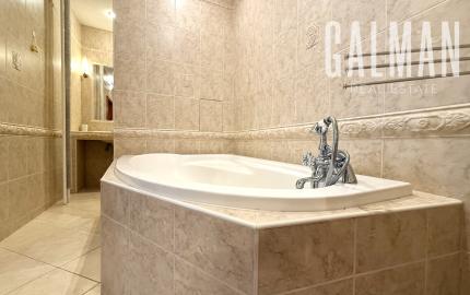 Priestranný a kompletne zariadený  2 izbový byt s balkónom na Štrkovci , Trebišovská ul., BA II., 60,78 m2