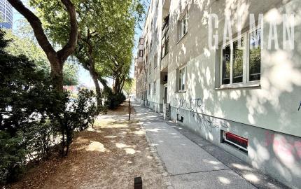 Tichý 1,5i byt v úplnom centre mesta, REKONŠTRUKCIA , BA I., Karadžičova ul., 46 m2