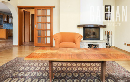 Priestranný 5i rodinný dom na konci slepej ulice + dielňa + vinná pivnica + fitness miestnosť + terasa, pozemok 745 m2
