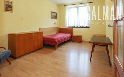 Priestranný 5i rodinný dom na konci slepej ulice + dielňa + vinná pivnica + fitness miestnosť + terasa, pozemok 745 m2