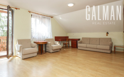 Priestranný 5i rodinný dom na konci slepej ulice + dielňa + vinná pivnica + fitness miestnosť + terasa, pozemok 745 m2