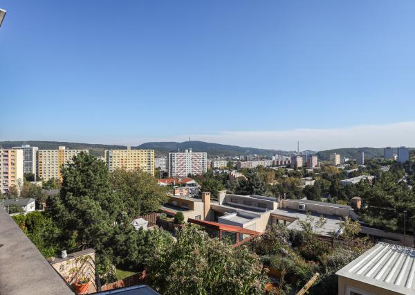 Príjemný 5 i (7i) rodinný dom, terasa, zimná záhrada, REKONŠTRUKCIA, BA IV., Chrobákova , 300 m2