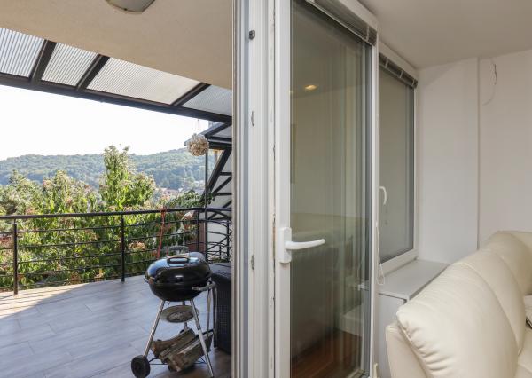 Príjemný 5 i (7i) rodinný dom, terasa, zimná záhrada, REKONŠTRUKCIA, BA IV., Chrobákova , 300 m2