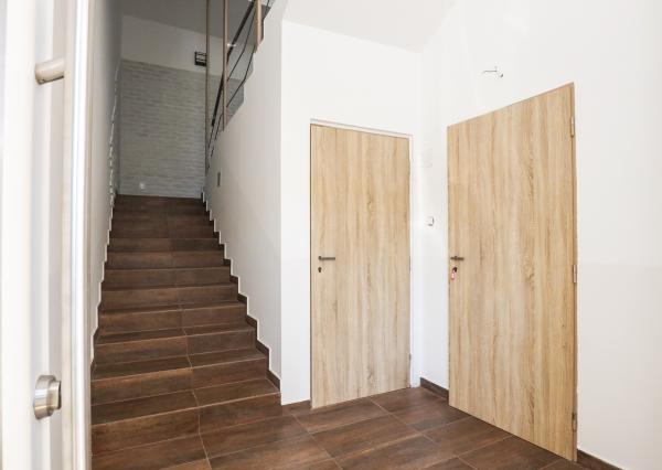 Príjemný 5 i (7i) rodinný dom, terasa, zimná záhrada, REKONŠTRUKCIA, BA IV., Chrobákova , 300 m2