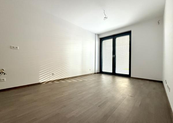 Jedinečný 2i byt s terasou a vlastnou ZÁHRADOU v centre DOWNTOWNU, METROPOLIS, Bottova ul., 110,03 m2