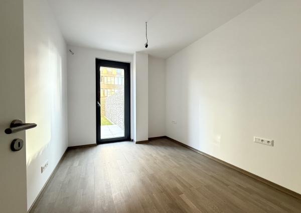 Jedinečný 2i byt s terasou a vlastnou ZÁHRADOU v centre DOWNTOWNU, METROPOLIS, Bottova ul., 110,03 m2