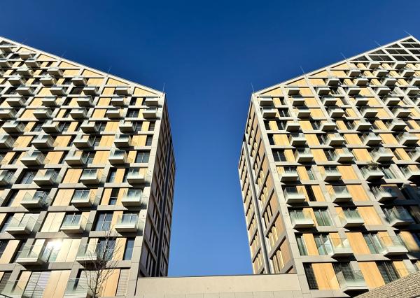 Jedinečný 2i byt s terasou a vlastnou ZÁHRADOU v centre DOWNTOWNU, METROPOLIS, Bottova ul., 110,03 m2