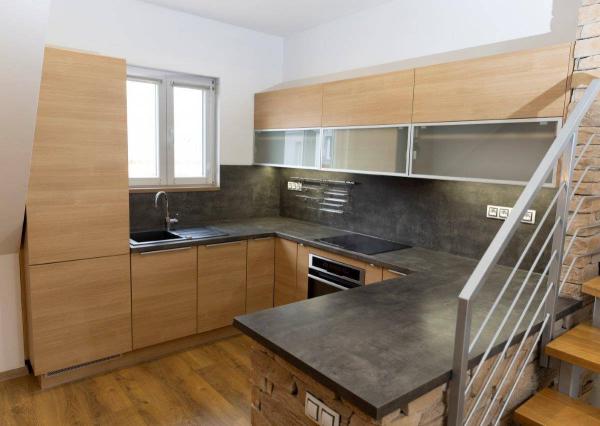 Mezonetový 3i tehlový byt s TERASOU, BA III., Nové Mesto, Odborárska ul., 95 m2