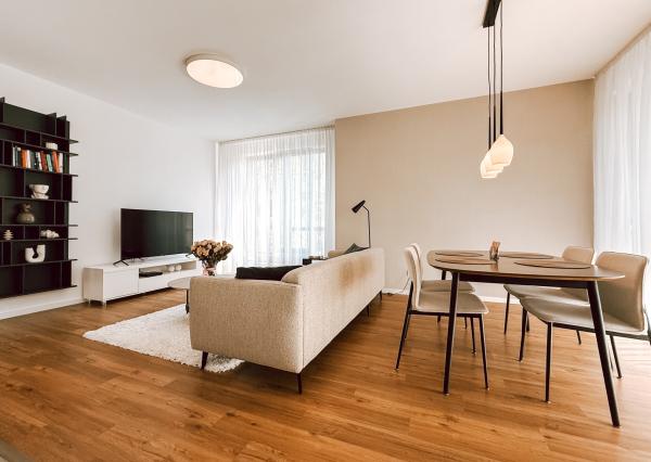 Priestranný moderný 2 izbový byt s terasou a garážou - Horský park