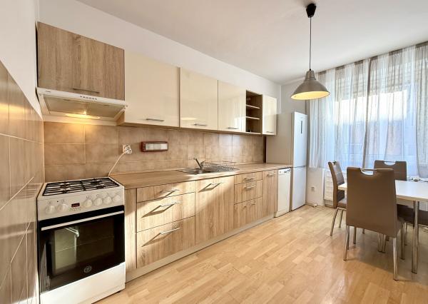 4 izbový zariadený byt s panoramatickým výhľadom v blízkosti Horského parku, BA I. - Staré Mesto, 85 m2