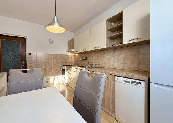 4 izbový zariadený byt s panoramatickým výhľadom v blízkosti Horského parku, BA I. - Staré Mesto, 85 m2