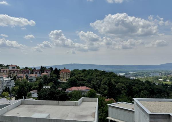 4 izbový zariadený byt s panoramatickým výhľadom v blízkosti Horského parku, BA I. - Staré Mesto, 85 m2